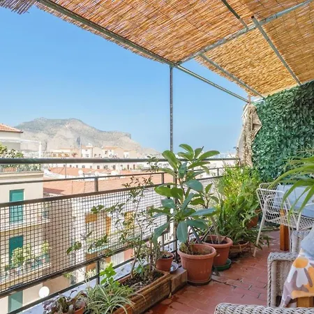 Artists Penthouse * Palerme